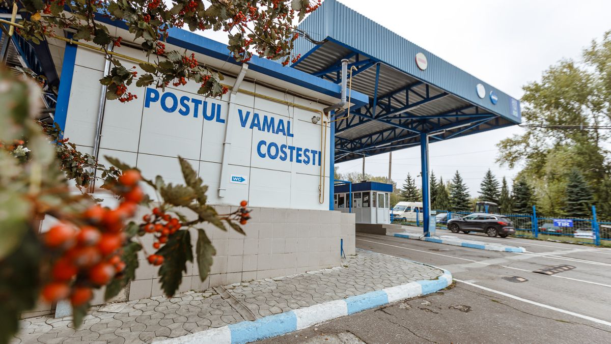A treia zi de restricții. Camioanele moldovenești, din nou nu pot tranzita vama Costești-Stânca