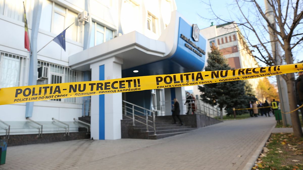 Un deținut și iubita sa, condamnați la închisoare pentru alerte false cu bombă