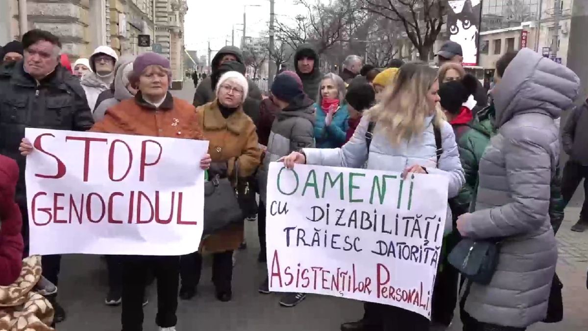 Situația asistenților personali, încă incertă. Oamenii au ieșit la protest să ceară demisia „factorilor de decizie”