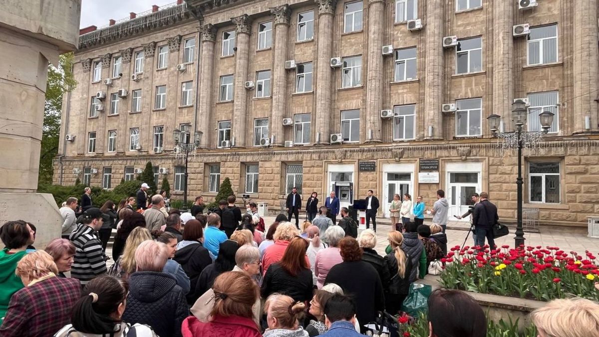 Asistenții sociali din Bălți au ieșit la protest. Cer să le fie achitate restanțele salariale
