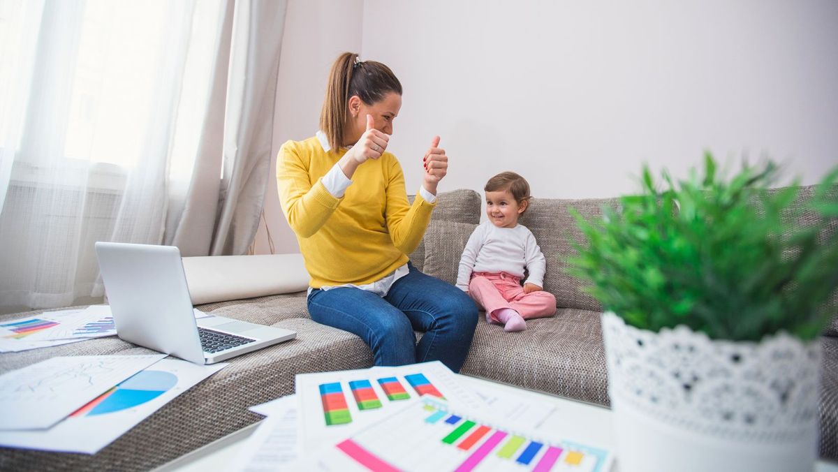 Curs gratuit de îngrijitor/îngrijitoare de copii. Candidații se pot înregistra până pe 29 aprilie