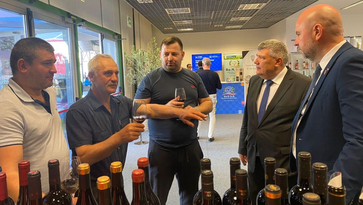 FOTO/ În premieră, zece companii vinicole din R. Moldova participă la expoziția internațională Vinitaly