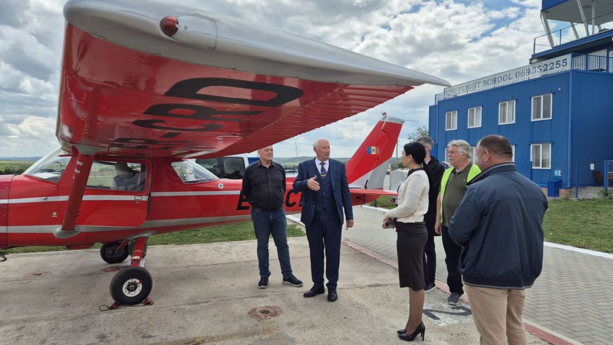 Un investitor străin, interesat în modernizarea aerodromului de la Horești și dezvoltarea unei școli de aviație