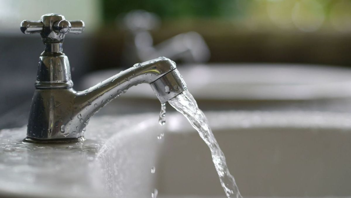 ANRE a aprobat tarifele pentru serviciile publice de alimentare cu apă, canalizare și distribuție a gazelor naturale