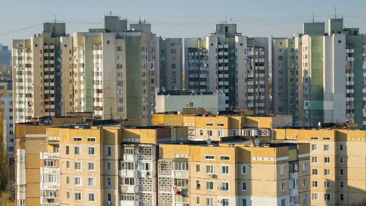 Expert: Apartamentele s-ar putea scumpi după introducerea „taxei de reglementare” în construcții