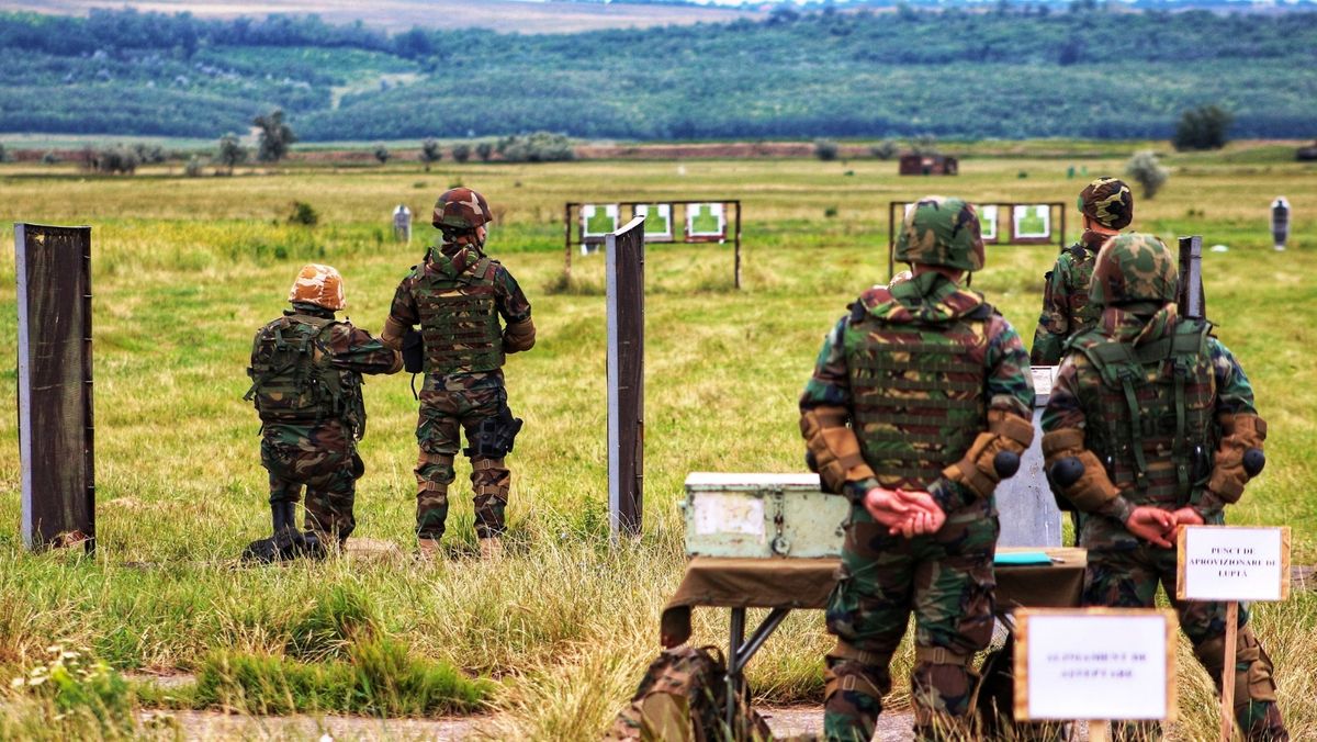 Substanțe narcotice, găsite pe teritoriul unei unități militare din R. Moldova. O persoană, reținută pe 72 de ore