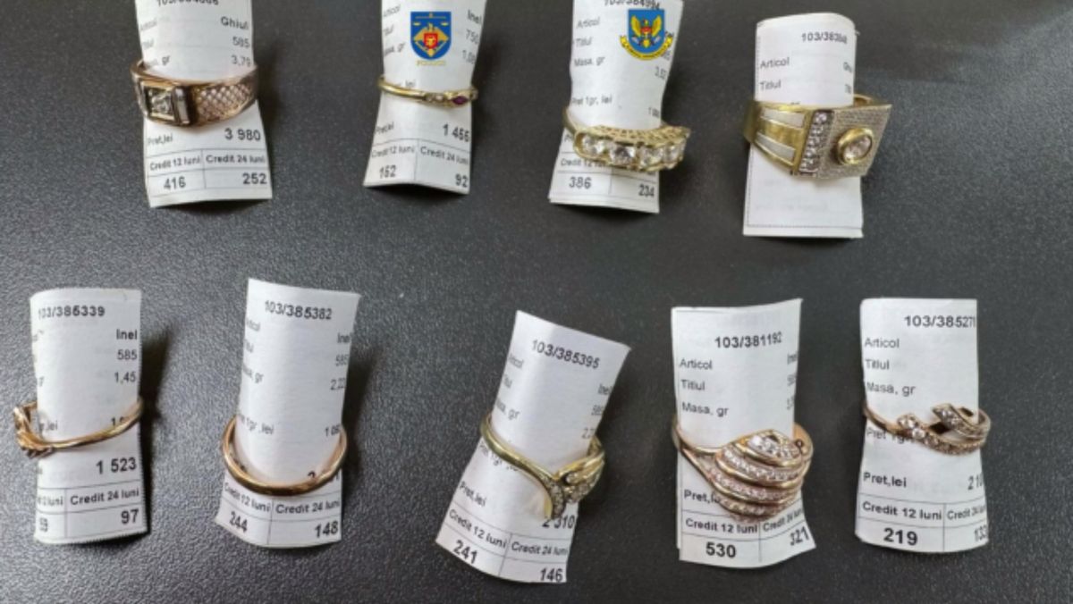 Inele, cercei și brățări cu marcaje false, vândute în mai multe localități din țară. Au fost efectuate percheziții