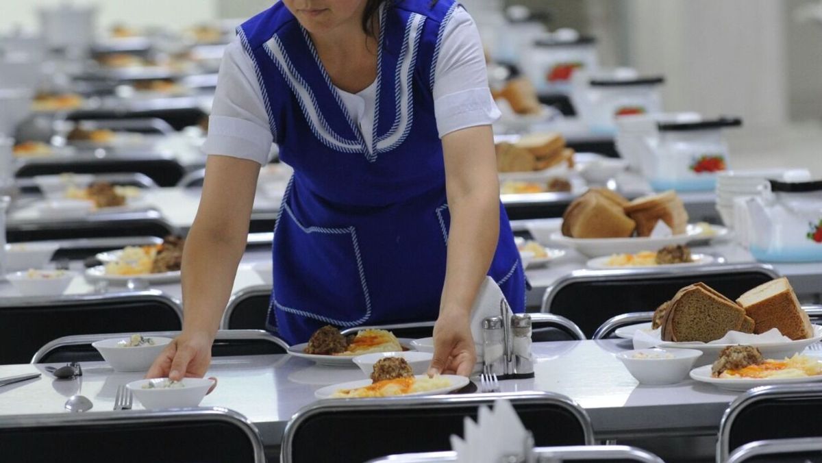 Ce sume alocă statul pentru alimentația gratuită în școli și grădinițe? Precizările Ministerului Educației