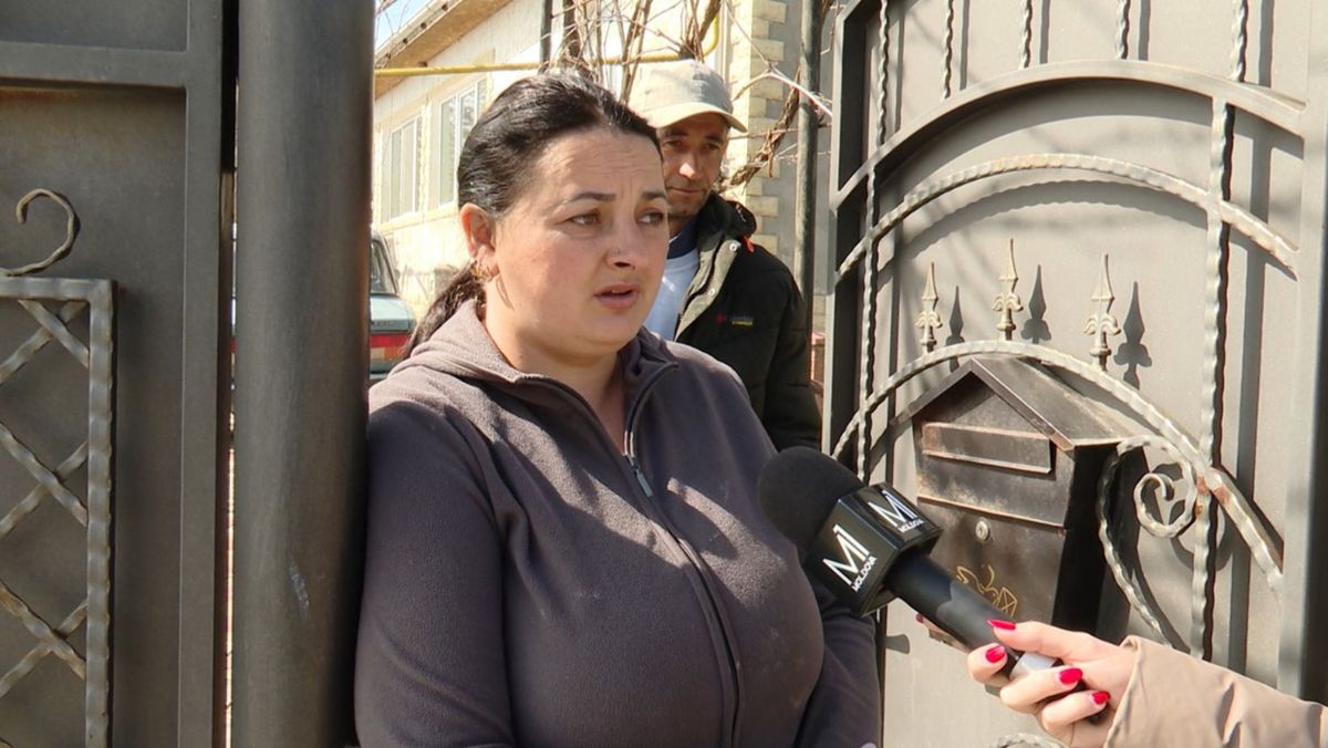 Locuitorii din Roșcani și Calfa spun că nu mai pot suporta mirosul de descompunere a leșurilor de porci