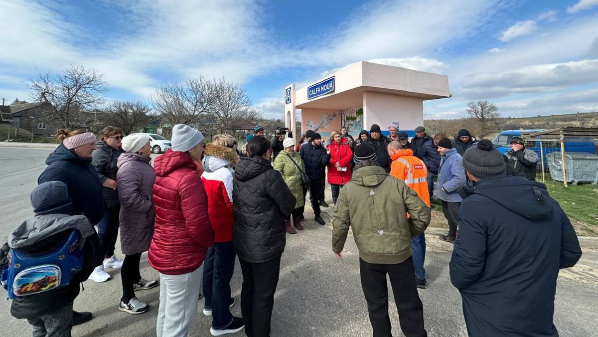 Localnicii din vecinătatea satului Roșcani, indignați că cei 65.000 de porci vor fi înhumați aproape de casele lor