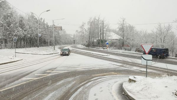GALERIE FOTO/ Ninsoare și lapoviță în nordul și centrul țării