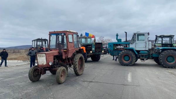 Fermierii avertizează că ar putea bloca toate vămile cu Ucraina. Ce a stârnit furia acestora