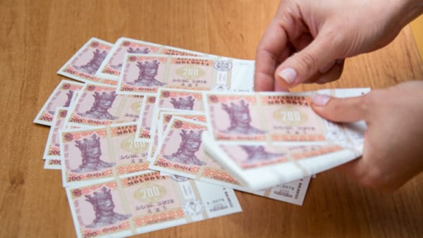 Cresc salariile pentru cadrele didactice din instituțiile de învățământ profesional tehnic