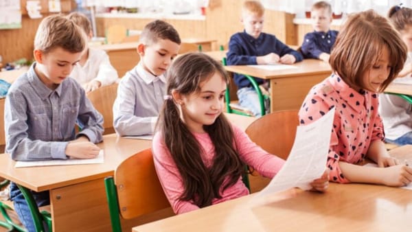 Din 3 martie, în Chișinău începe înscrierea copiilor în clasa întâi. Ce trebuie să știe părinții