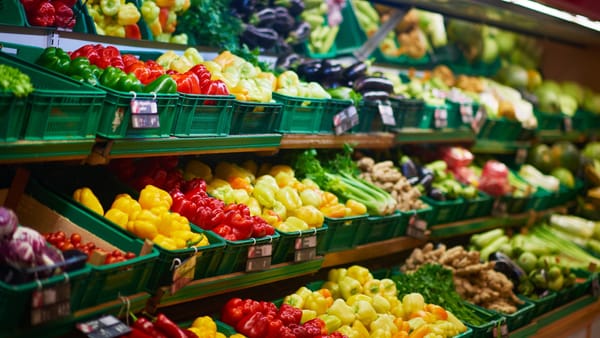 Legumele, fructele și serviciile de alimentare cu apă și de canalizare, în topul scumpirilor din martie 2025