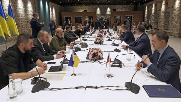 Rusia și Ucraina ar urma să reia astăzi negocierile de pace. Discuțiile vor avea loc la Istanbul