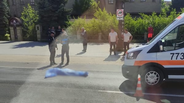 Tragedie la Măgdăcești. Un băiat în vârstă de 18 ani a fost tamponat mortal pe trecerea de pietoni