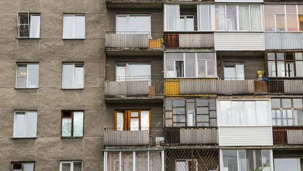 Apartament cuprins de flăcări la Botanica. Pompierii au evacuat trei copii