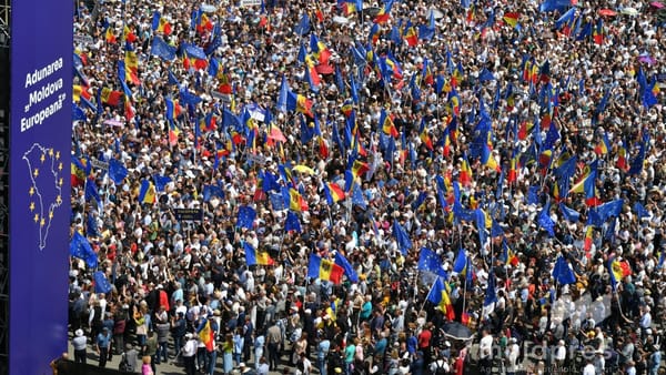 Trei ani de la obținerea statutului de țară candidată pentru aderarea la UE: „Viitorul R. Moldova este în Europa”