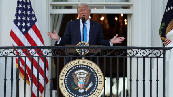Donald Trump reintroduce interdicția de călătorie în SUA și interzice intrarea cetățenilor din 12 țări